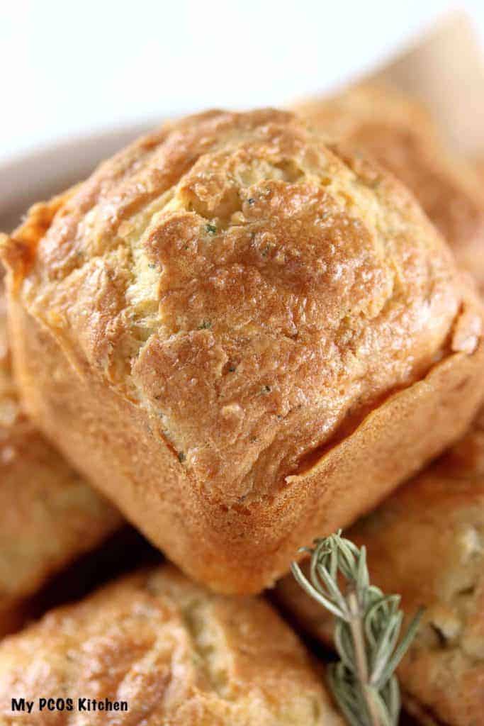 cheesy biscuits with rosemary